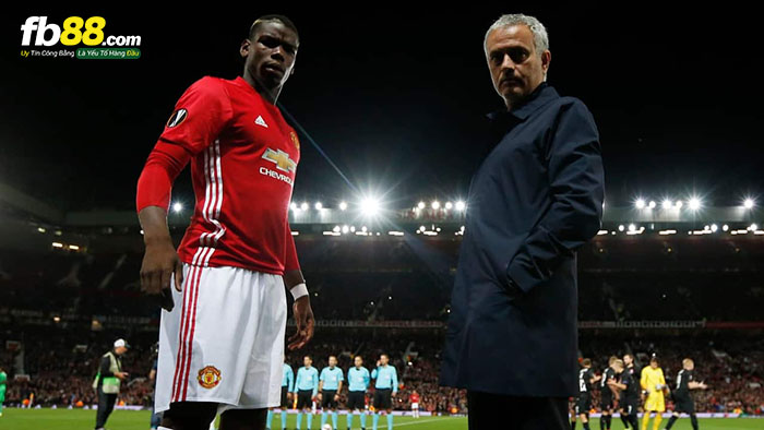 fb88-pogba-vs-mourinho