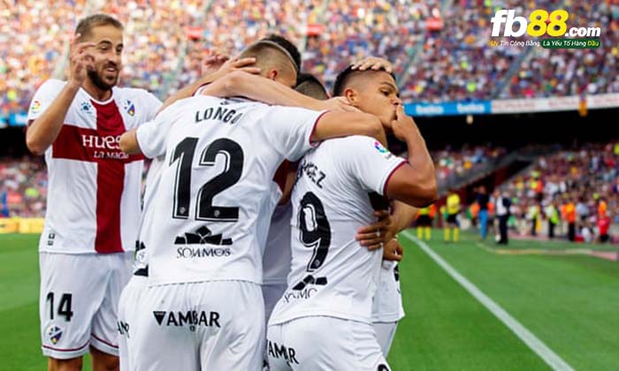 fb88-Barcelona đánh bại Huesca