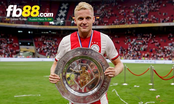 fb88 man united van de beek