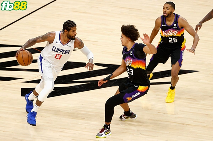 Phoenix Suns đánh bại Los Angeles Clippers