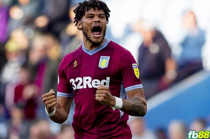 Hậu vệ Tyrone Mings