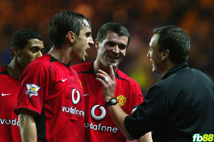 Gary Neville và Roy Keane