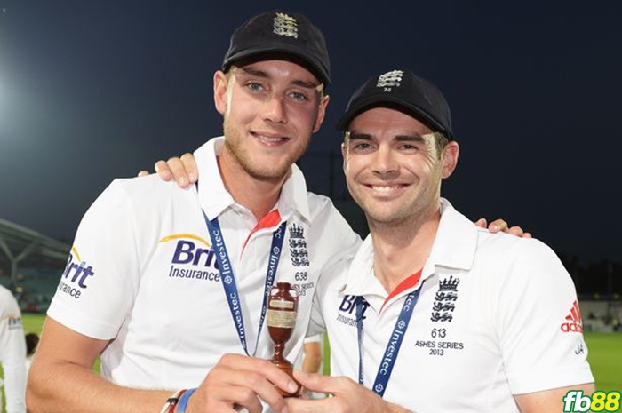 James Anderson và Stuart Broad